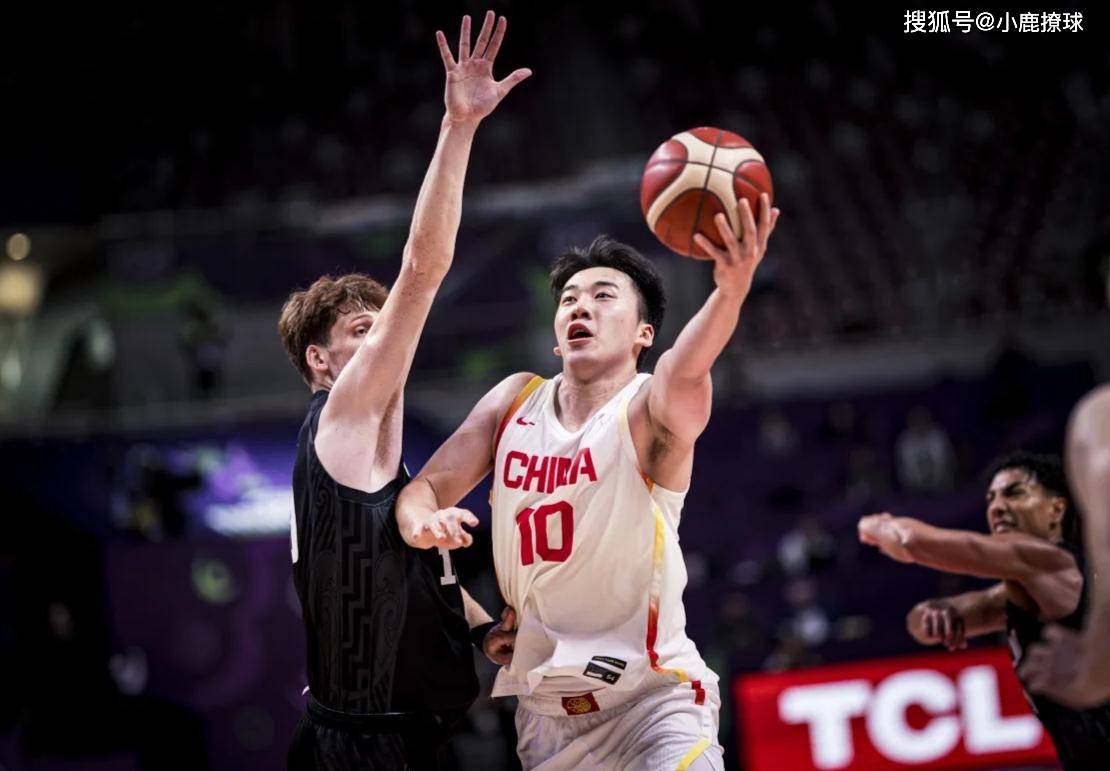 一场CBA没打却混成国家队首发！又一超级锋线崛起，郭士强赌对了