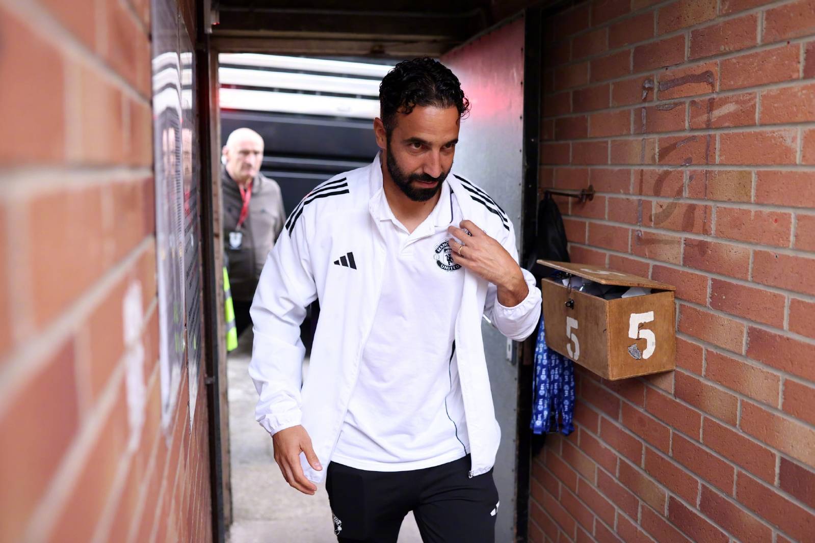 曼联对阵升班马前瞻:阿莫林急需雪耻,伯恩利梦剧场不败率超五成