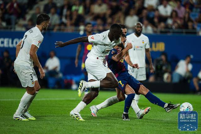 足球|西甲:巴塞罗那胜巴伦西亚