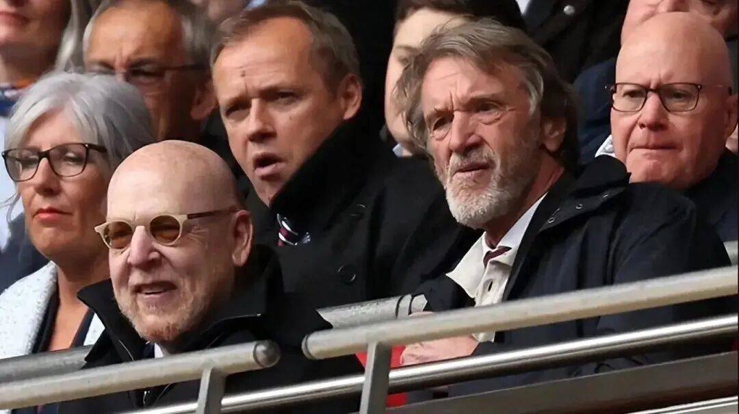 曼联坚持“选秀式引援”，年轻球员培养也不能放松！