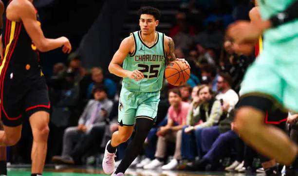 夏洛特黄蜂后场新星辛普森：下赛季能否取得突破？