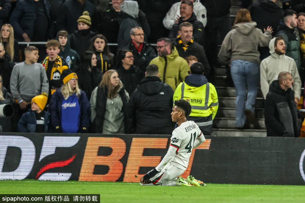 进球大战！联赛杯-吉滕斯造3球德拉普染红 切尔西4-3狼队晋级