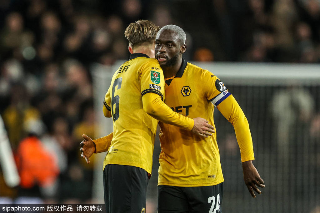 进球大战！联赛杯-吉滕斯造3球德拉普染红 切尔西4-3狼队晋级