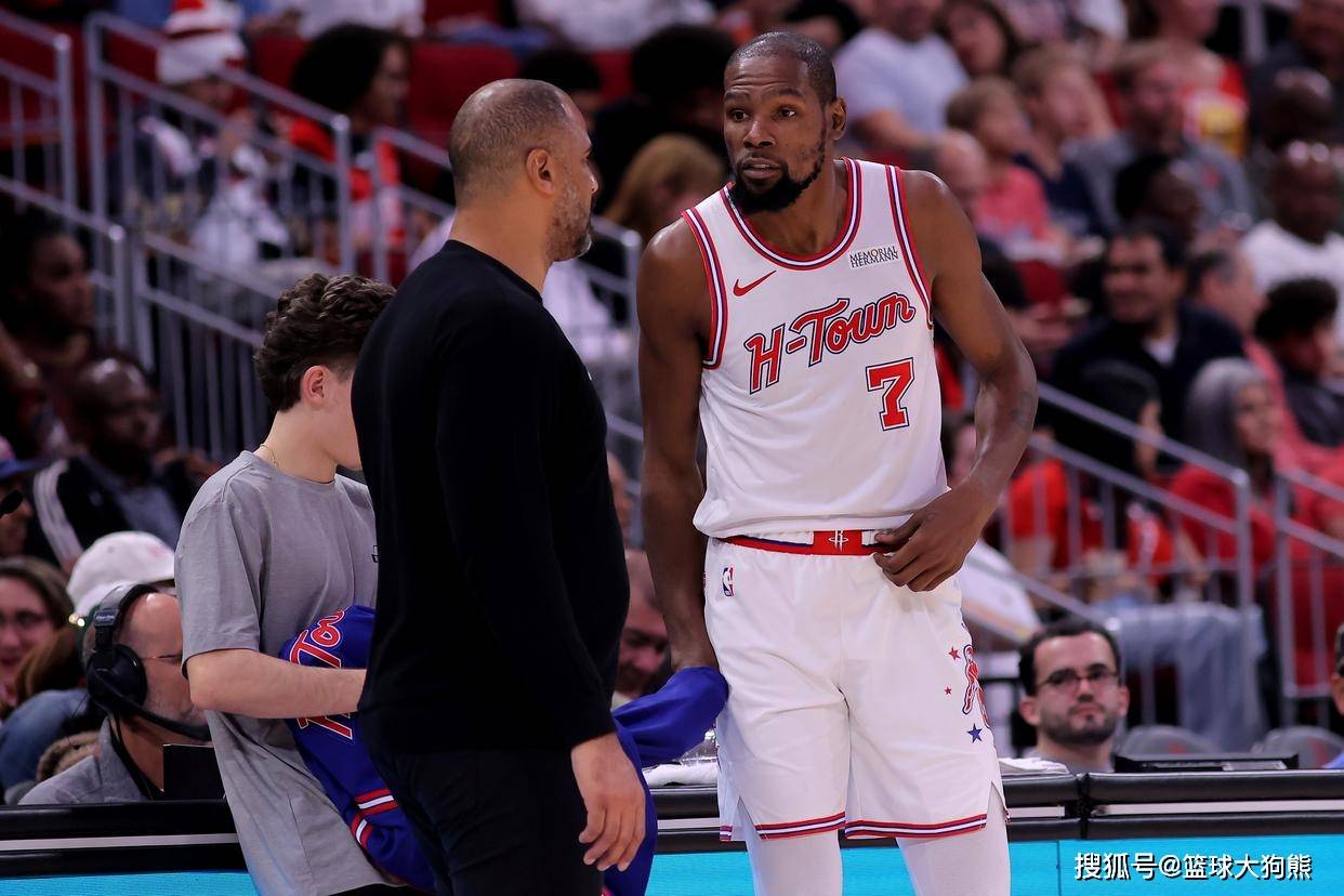 火箭队2连胜,乌度卡暗示:杜兰特或许缺阵更久?暂无复出时间表